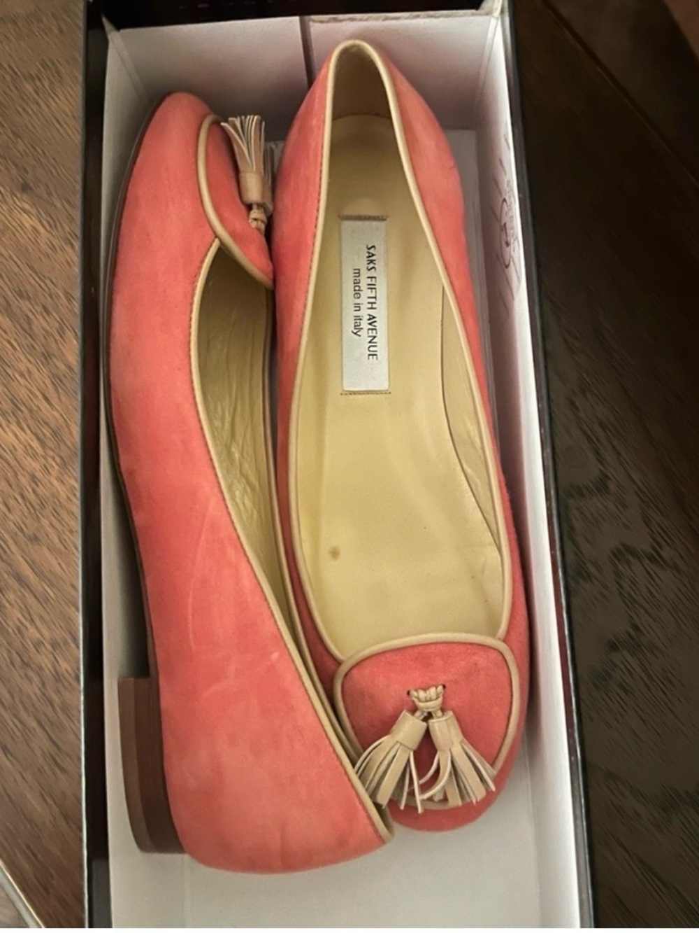 NIB - Saks 5th Avenue, Made in Italy. Salmon suede loafers w/ tan tassels. 6M.